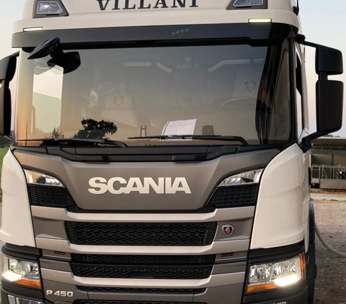 veicolo Scania per trasporto liquidi alimentari Villani